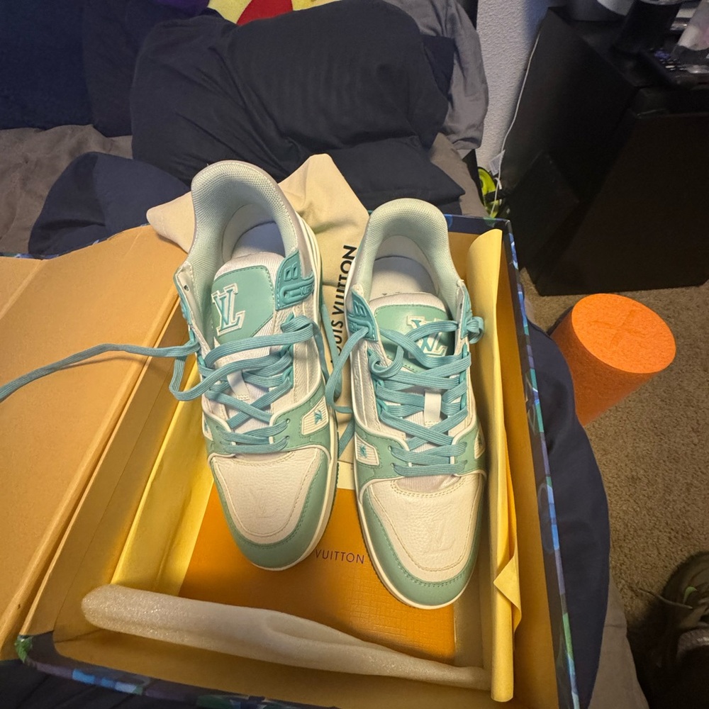 Louis Vuitton trainers good condition worn